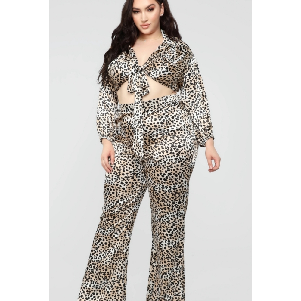 Two piece leopard set - Picture 3 of 3